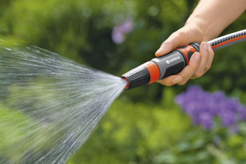 SET COMPLETO PER COLLEGARE IL TUBO DA GIARDINO AL RUBINETTO - in blister (18296-20)