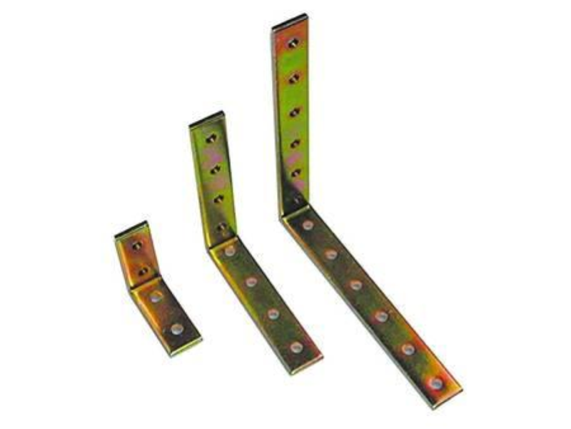 LASTRINE AD ANGOLO FORATE IN ACCIAIO TROPICALIZZATO- mm.150x150x20