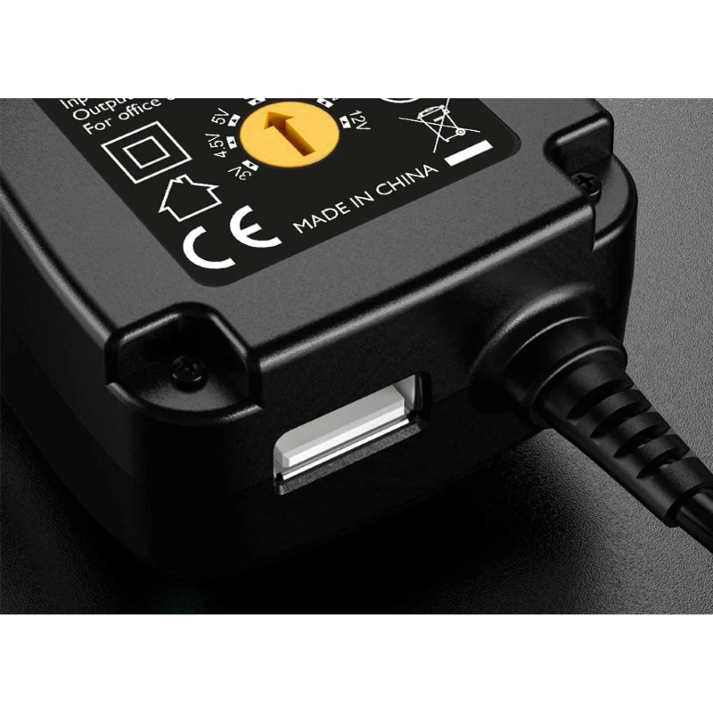 ALIMENTATORE UNIVERSALE REGOLABILE CON 6 SPINE DC PORTA USB 1A - 12W AC/DC 3V-12V 1000 mA
